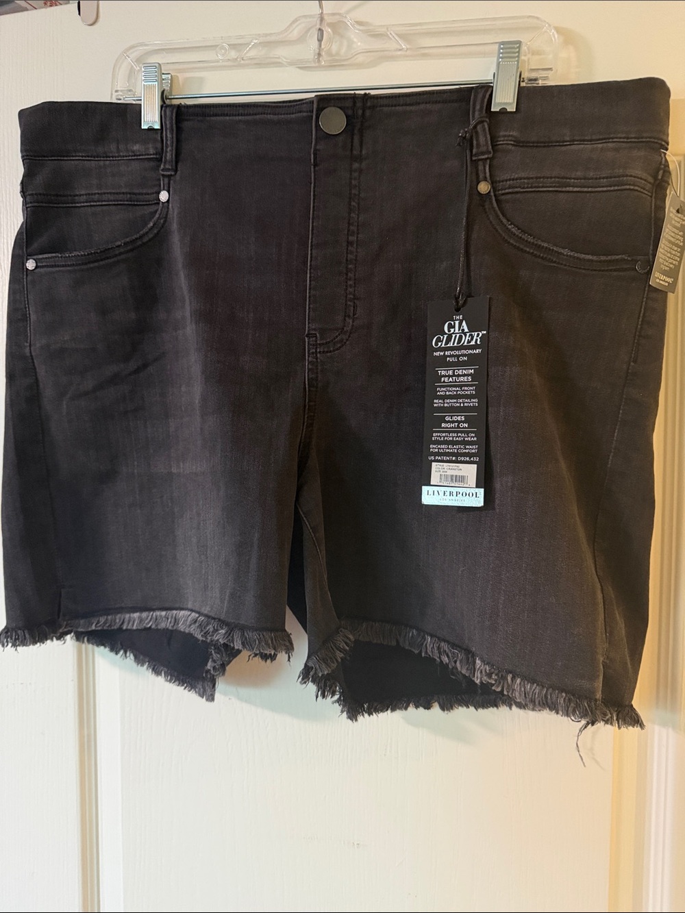 Liverpool | NWT Black Frayed Hem Gia Glider Denim Shorts